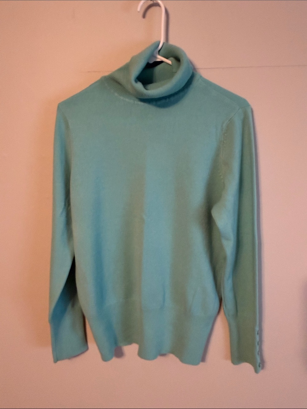 JM Collection Light Teal Turtleneck Sweater. Med.